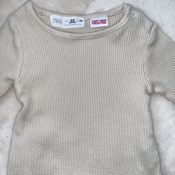 Zara Beige Baby Onesie Bodysuit 6-9M Long sleeves *Flaw - Picture 2 of 11